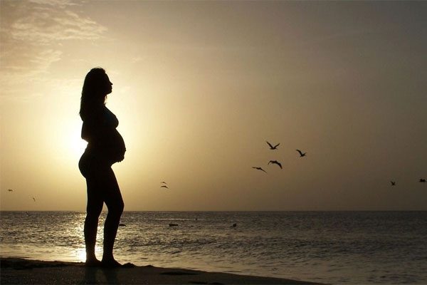 孕妇梦见大海 孕妇梦见大海