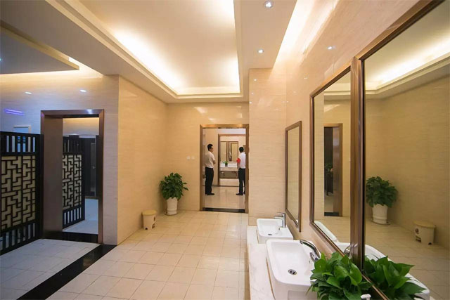 梦见在厕所是什么意思 梦见在厕所是什么意思