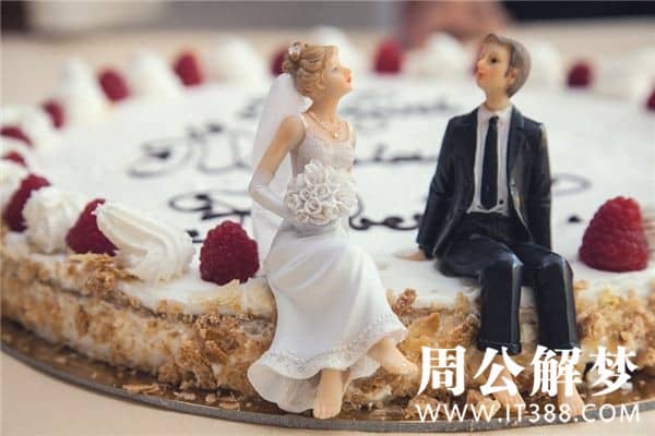 梦见别人穿婚纱是什么意思 梦见别人穿婚纱是什么意思