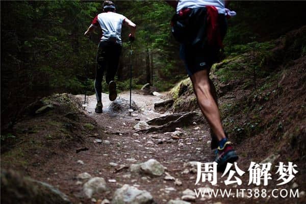 梦见别人追我是什么意思 梦见别人追我是什么意思