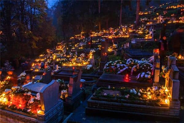 梦见坟墓着火是什么意思 梦见坟墓着火是什么意思