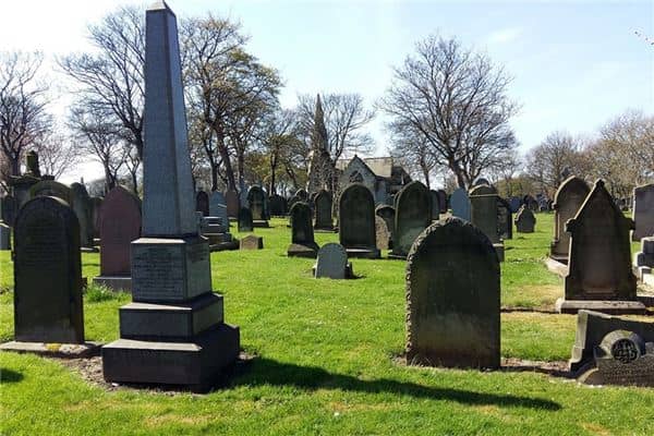 梦见找坟地是什么意思 梦见找坟地是什么意思