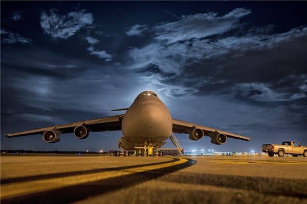 梦见修飞机是什么意思 梦见修飞机是什么意思