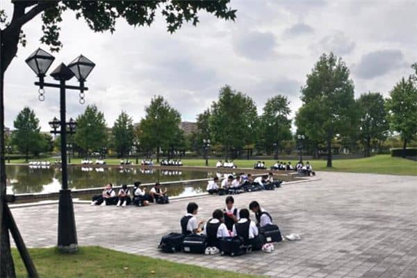 梦见开学是什么意思 梦见开学是什么意思