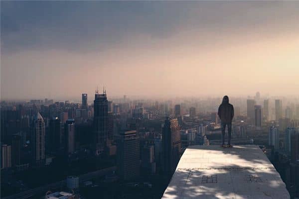 梦见自己站在高处 梦见自己站在高处