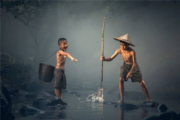 梦见逮鱼是什么意思 梦见逮鱼是什么意思