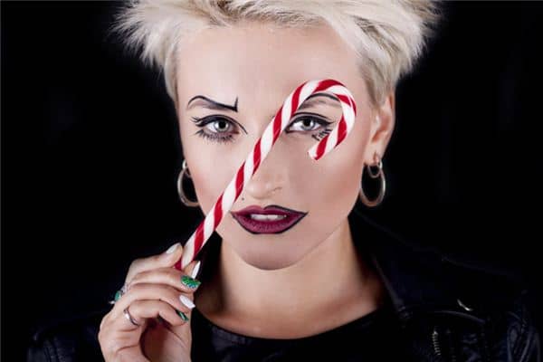 梦见画眉毛是什么意思 梦见画眉毛是什么意思