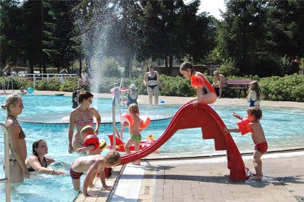 梦见玩笑嬉戏是什么意思 梦见玩笑嬉戏是什么意思