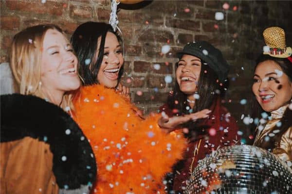 梦见新年舞会是什么意思 梦见新年舞会是什么意思