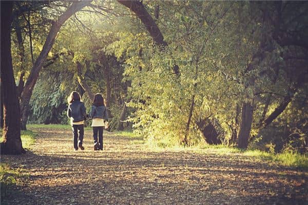 梦见漫步是什么意思 梦见漫步是什么意思