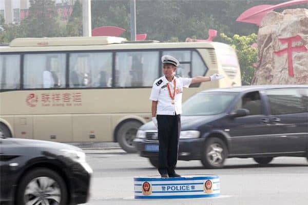 梦见站岗是什么意思 梦见站岗是什么意思