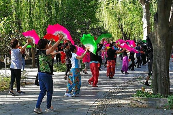 梦见扭秧歌是什么意思 梦见扭秧歌是什么意思