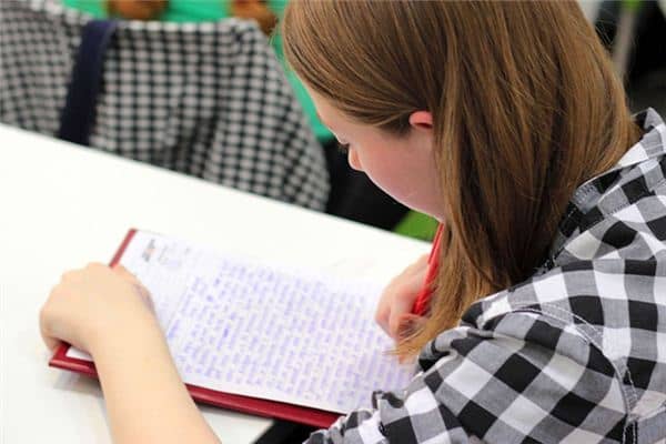 梦见听写是什么意思 梦见听写是什么意思