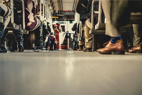 梦见坐车回家是什么预兆 梦见坐车回家是什么预兆