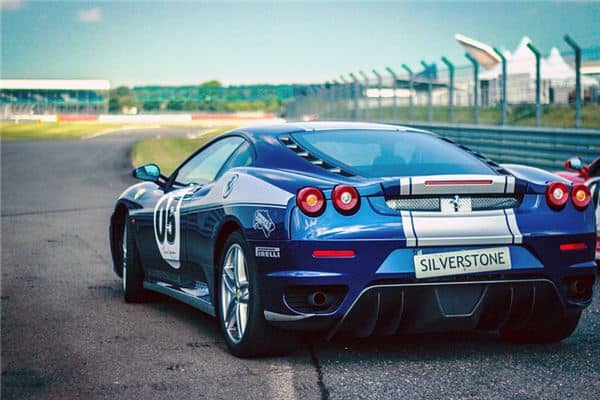 梦见赛车是什么意思 梦见赛车是什么意思