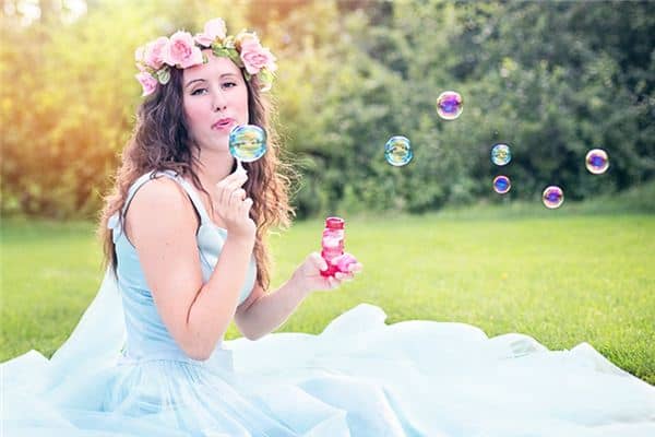 梦见吹泡泡是什么意思 梦见吹泡泡是什么意思