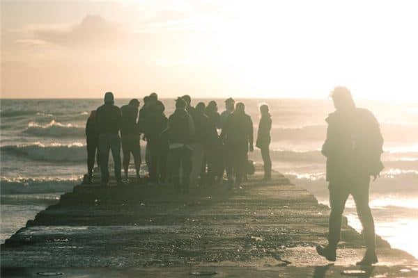 梦见聚会分别是什么意思 梦见聚会分别是什么意思