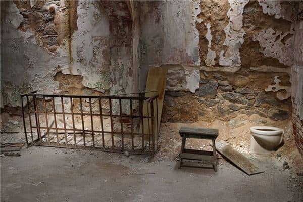 梦见土牢是什么意思 梦见土牢是什么意思