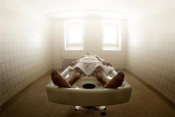 梦见停尸房是什么意思 梦见停尸房是什么意思