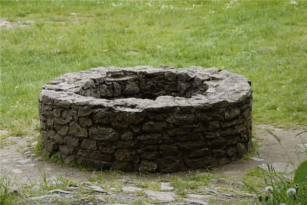 梦见挖井是什么意思 梦见挖井是什么意思