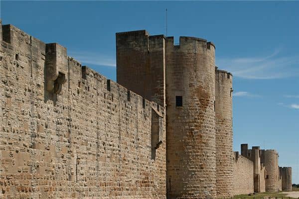 梦见城郭是什么意思 梦见城郭是什么意思