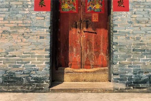 梦见经过门槛是什么意思 梦见经过门槛是什么意思