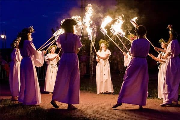 梦见火把节是什么意思 梦见火把节是什么意思