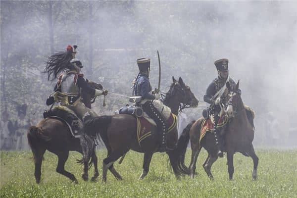 梦见兵马是什么意思 梦见兵马是什么意思