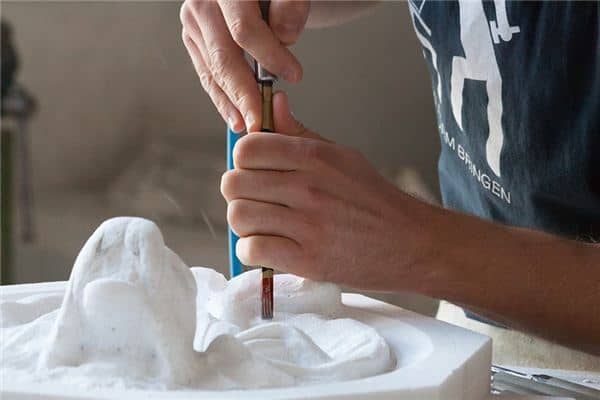 梦见雕塑家是什么意思 梦见雕塑家是什么意思