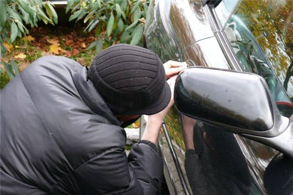 梦见强盗是什么意思 梦见强盗是什么意思