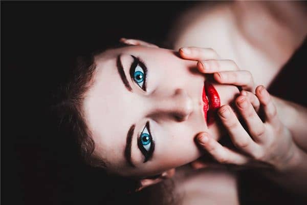 梦见脸孔是什么意思 梦见脸孔是什么意思