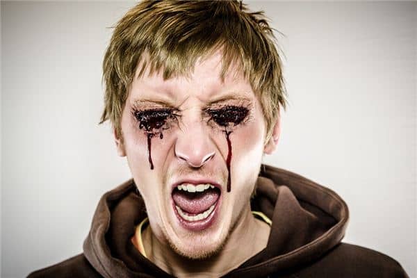 梦见脸出血是什么意思 梦见脸出血是什么意思