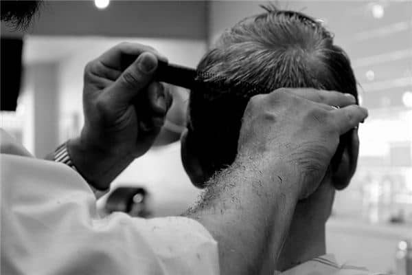 梦见发型师是什么意思 梦见发型师是什么意思