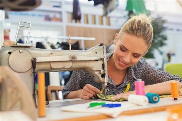 梦见女裁缝师是什么意思 梦见女裁缝师是什么意思