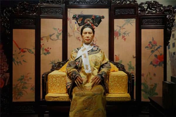 梦见太后是什么意思 梦见太后是什么意思