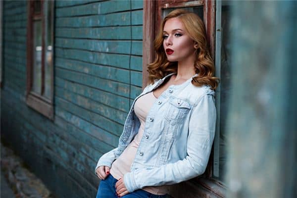 梦见毛发光亮是什么意思 梦见毛发光亮是什么意思