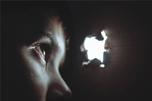 梦见间谍是什么意思 梦见间谍是什么意思