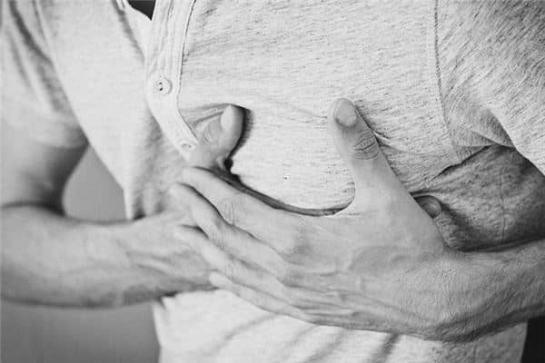 梦见胸口被刺是什么意思 梦见胸口被刺是什么意思