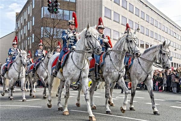 梦见队伍是什么意思 梦见队伍是什么意思