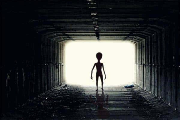 梦见奇怪的人是什么意思 梦见奇怪的人是什么意思