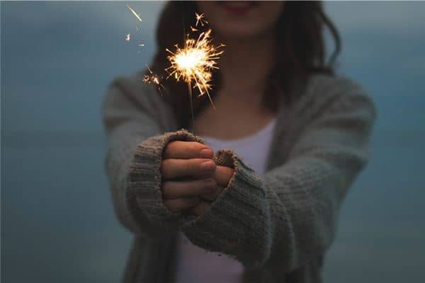 梦见头发着火是什么预兆 梦见头发着火是什么预兆