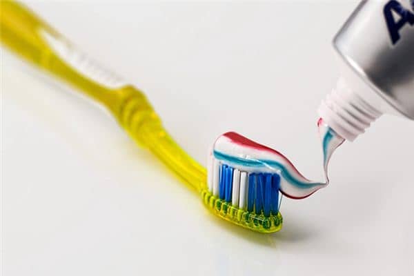 梦见蛀牙是什么意思 梦见蛀牙是什么意思