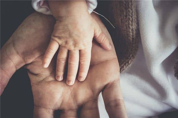 梦见手是什么意思 梦见手是什么意思