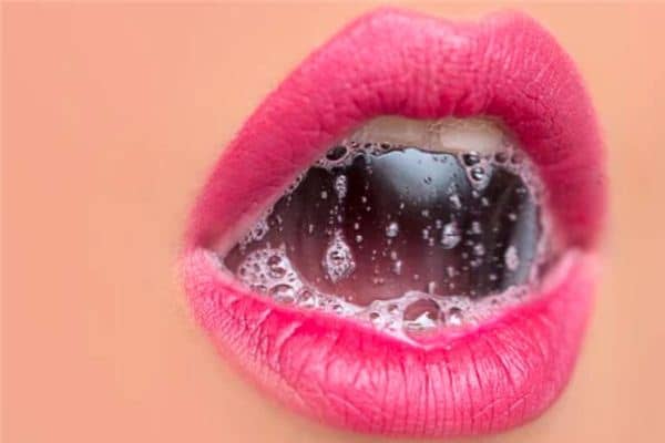 梦见流口水是什么意思 梦见流口水是什么意思