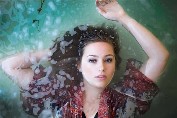 梦见脸苍白是什么意思 梦见脸苍白是什么意思