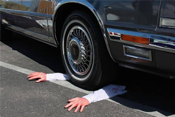 梦见别人开车撞死人