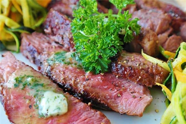 梦见吃牛肉是什么意思 梦见吃牛肉是什么意思