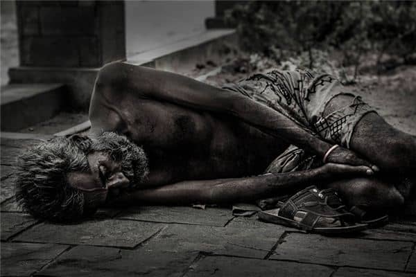 梦见快饿死了是什么意思 梦见快饿死了是什么意思