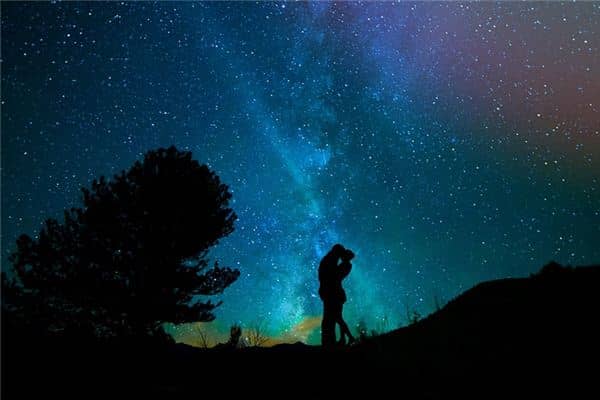 梦见吻敌人是什么意思 梦见吻敌人是什么意思