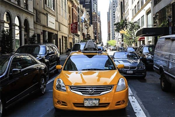 梦见打不到车是什么意思 梦见打不到车是什么意思